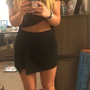 Black skort